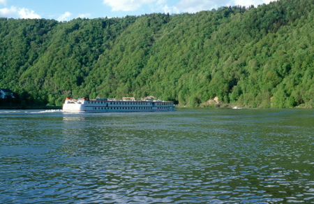 Schiffe am Donau-Radweg