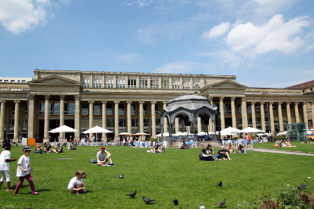Am Startpunkt in Stuttgart: der Königsbau Am Startpunkt in Stuttgart: der Königsbau