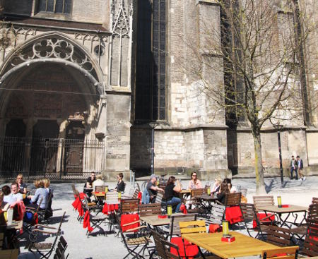 Ulm Münster Straßencafé